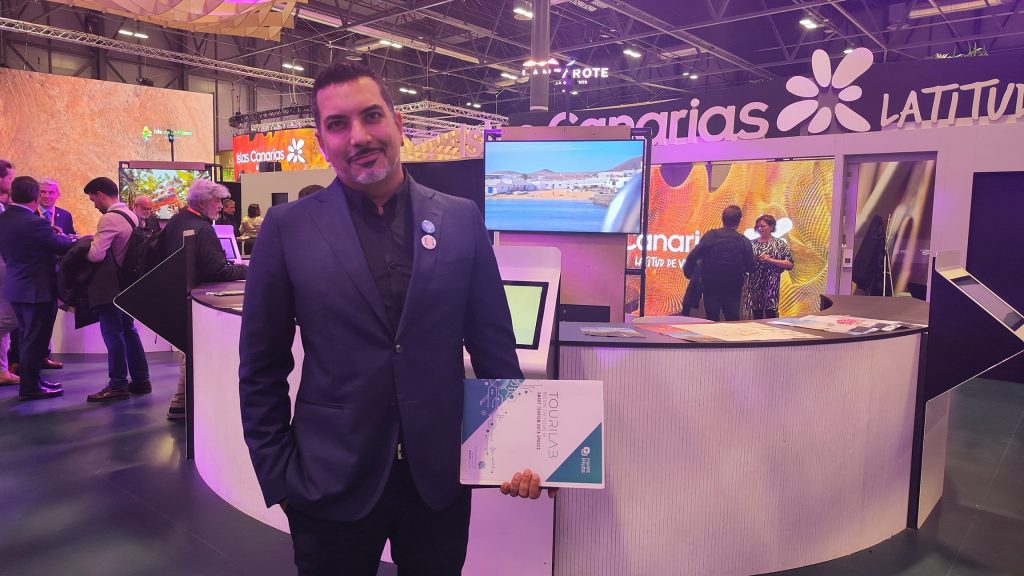 MNX Online and TOURiLab at FITUR 2025 presenting real data and open-technology use cases