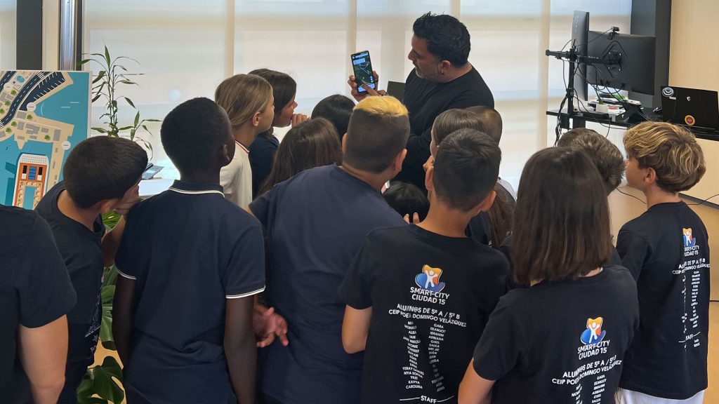 MNX Online and TOURiLab share with students how smart territories work and the Fuerteventura Smart Island project