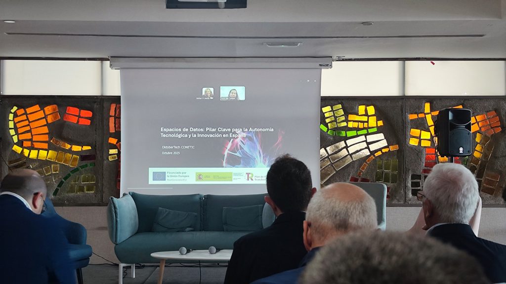 Keynote by Ruth del Campo (SEDIA) on data spaces and digital autonomy at OktoberTech 2025