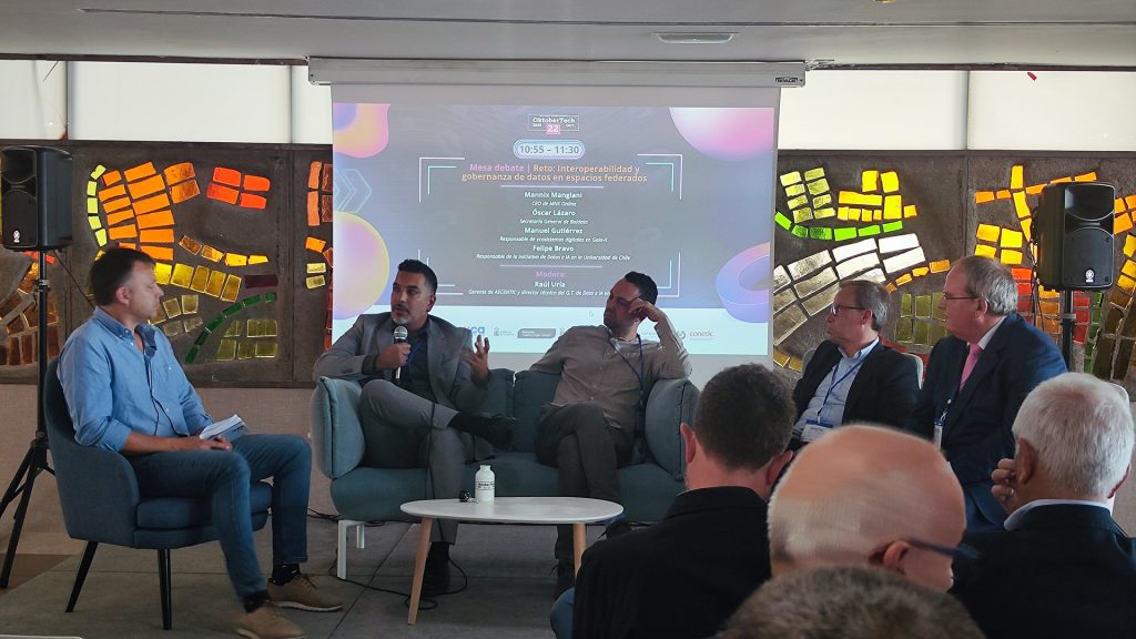 Round table on interoperability and data governance in federated spaces at OktoberTech 2025, Las Palmas