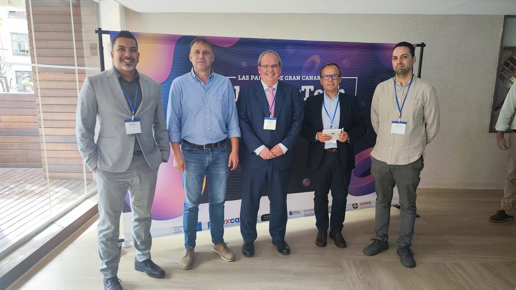 Discussion during the interoperability and data governance panel at OktoberTech 2025