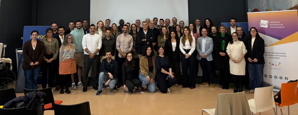 Foto de familia el día de la asamblea.