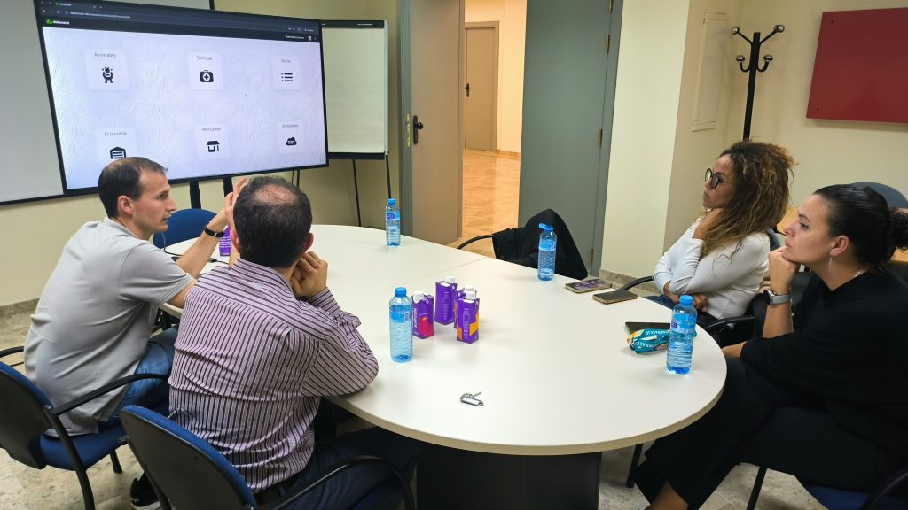 Visita técnica a las instalaciones de Digitanimal, la empresa proveedora de los dispositivos.